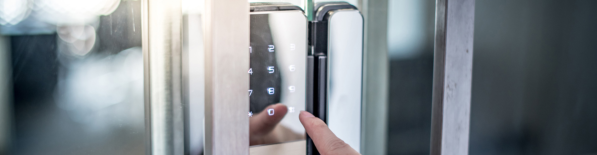 Controlo de acessos para portas e portões